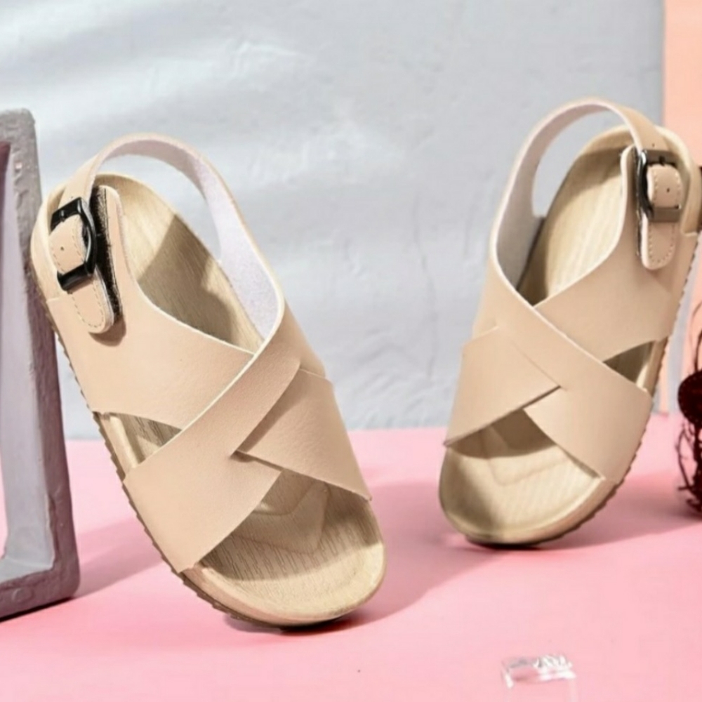 🛑3/$10🛑  Reg.$25 Cubufly cross strap sandals, sz 2, NWT